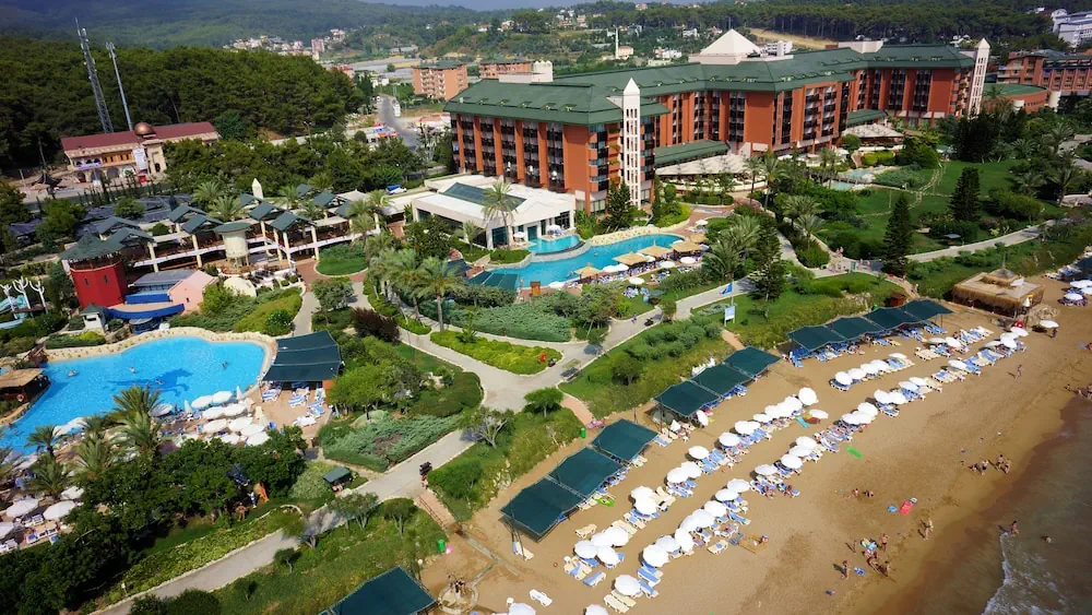 HOTEL: AQI Pegasos Resort