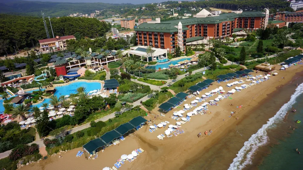 HOTEL: AQI Pegasos Resort