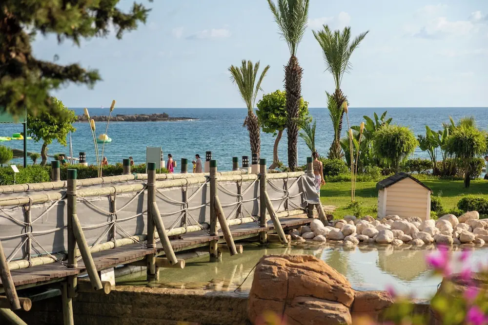 HOTEL: AQI Pegasos Resort
