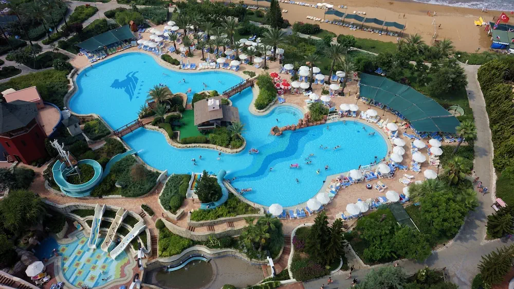 HOTEL: AQI Pegasos Resort