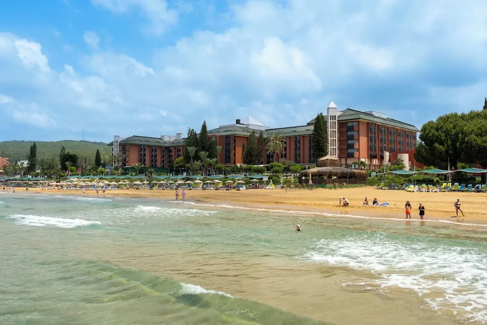 HOTEL: AQI Pegasos Resort