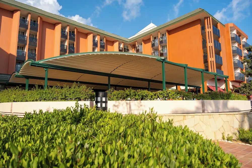 HOTEL: AQI Pegasos Resort