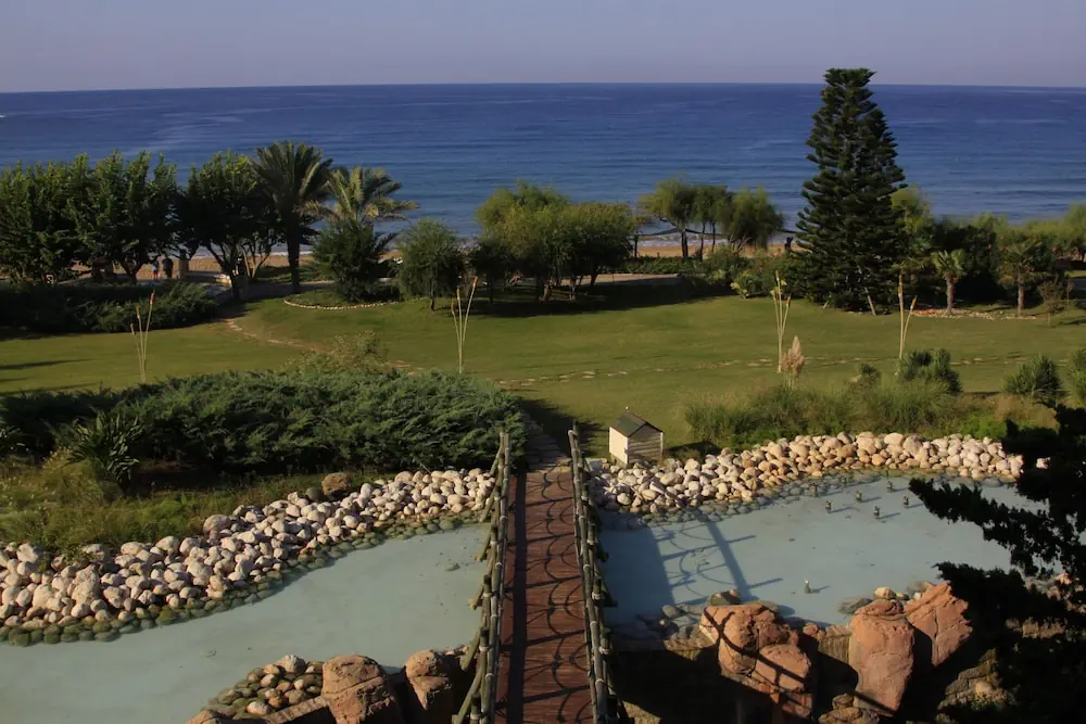 HOTEL: AQI Pegasos Resort