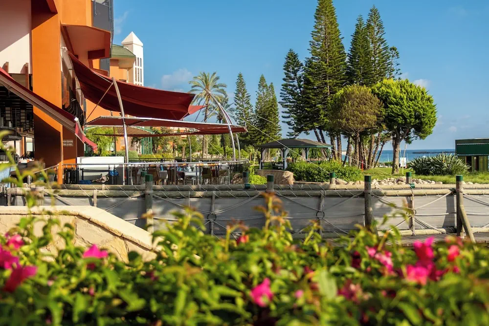 HOTEL: AQI Pegasos Resort
