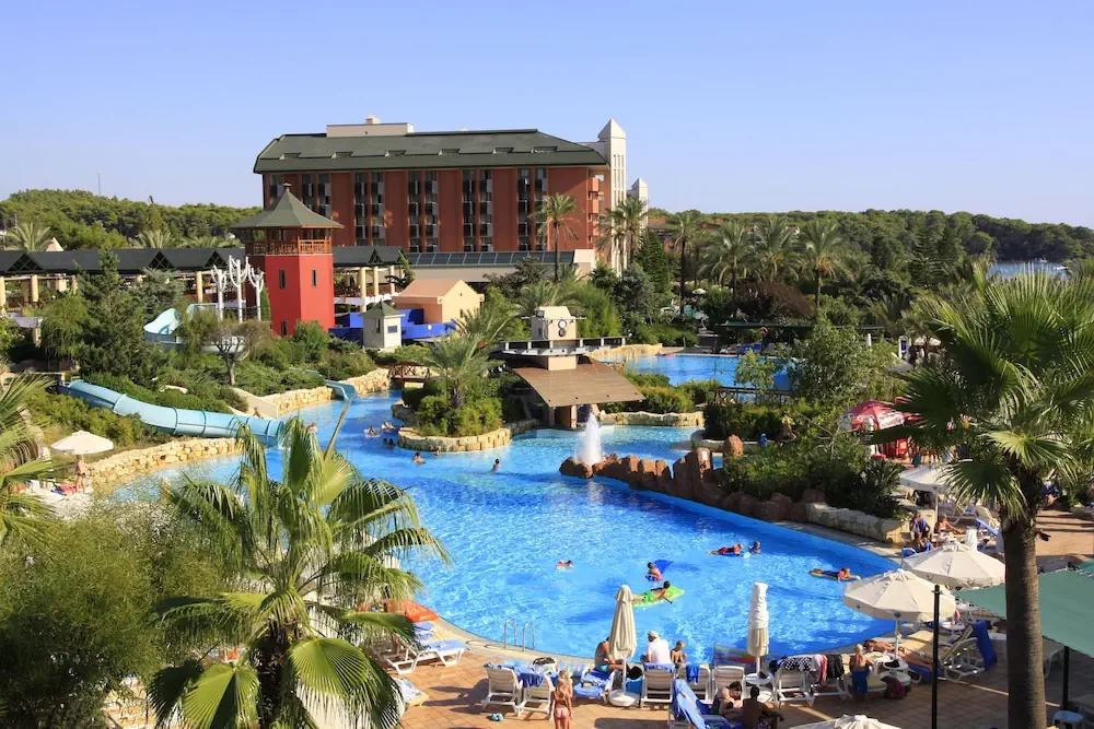 HOTEL: AQI Pegasos Resort