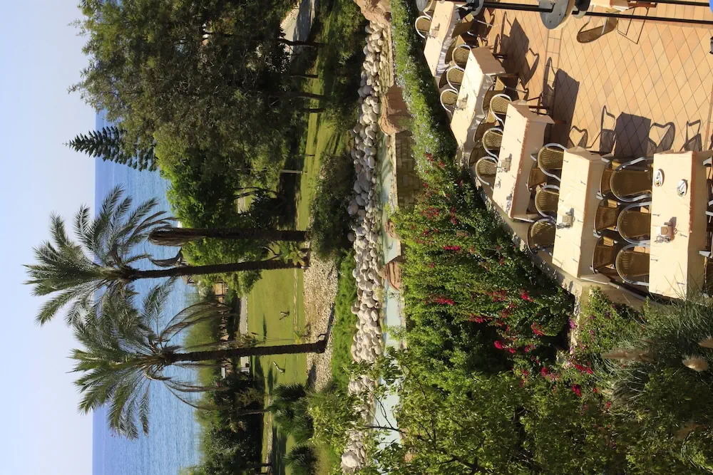 HOTEL: AQI Pegasos Resort