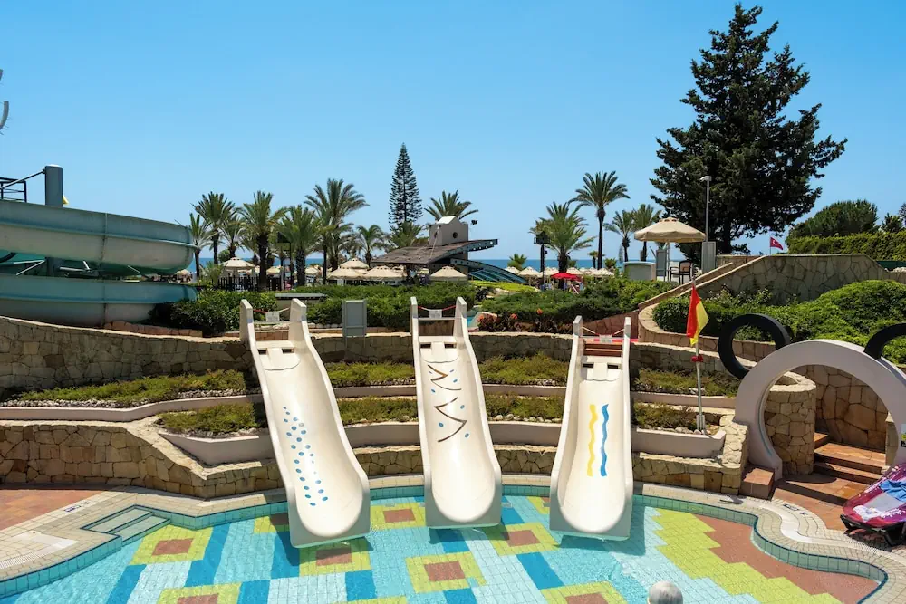 HOTEL: AQI Pegasos Resort
