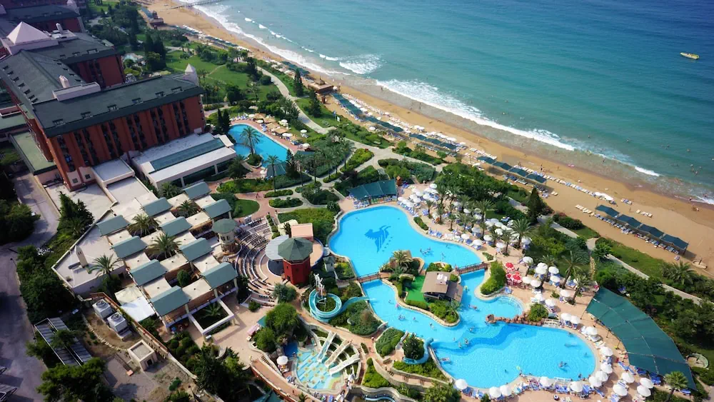 HOTEL: AQI Pegasos Resort