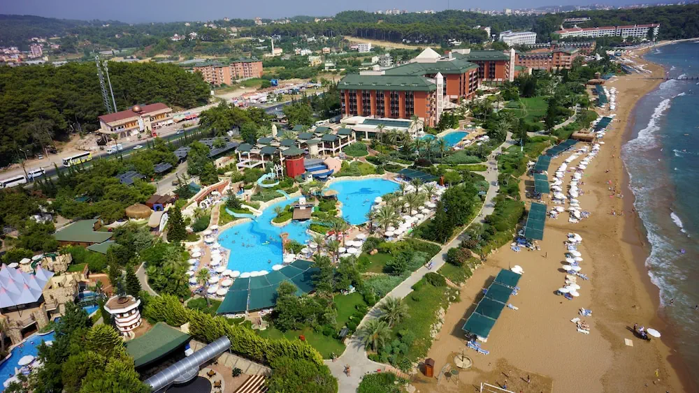 HOTEL: AQI Pegasos Resort
