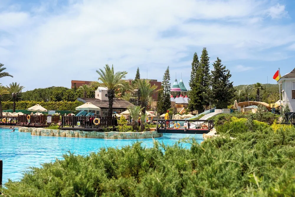 HOTEL: AQI Pegasos Resort