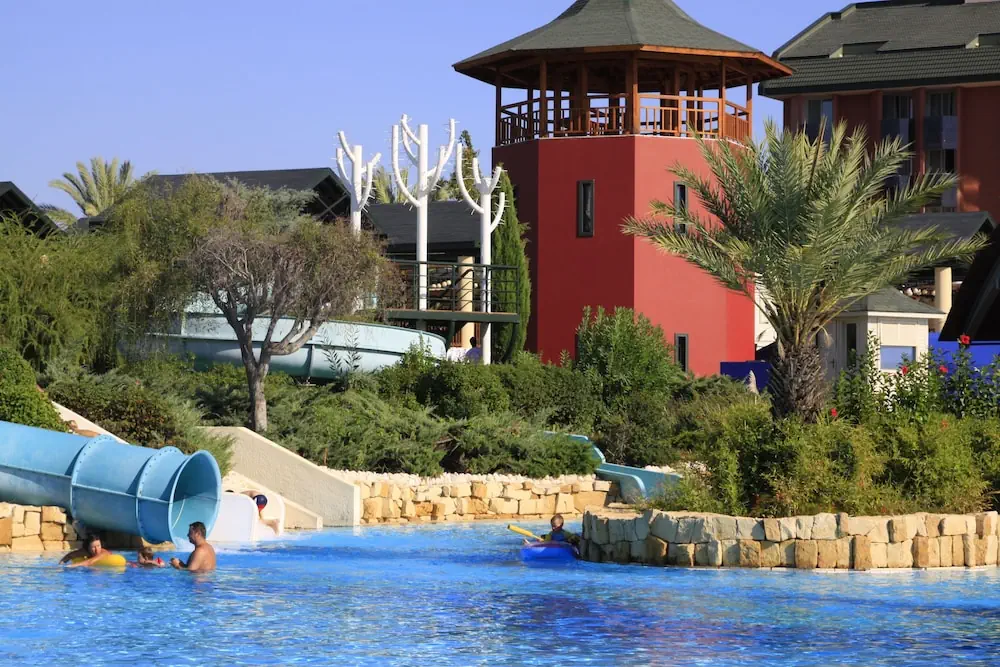 HOTEL: AQI Pegasos Resort