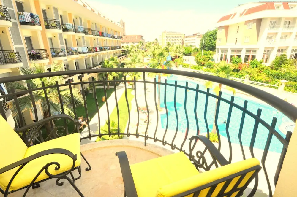 HOTEL: Hotel Camyuva Beach