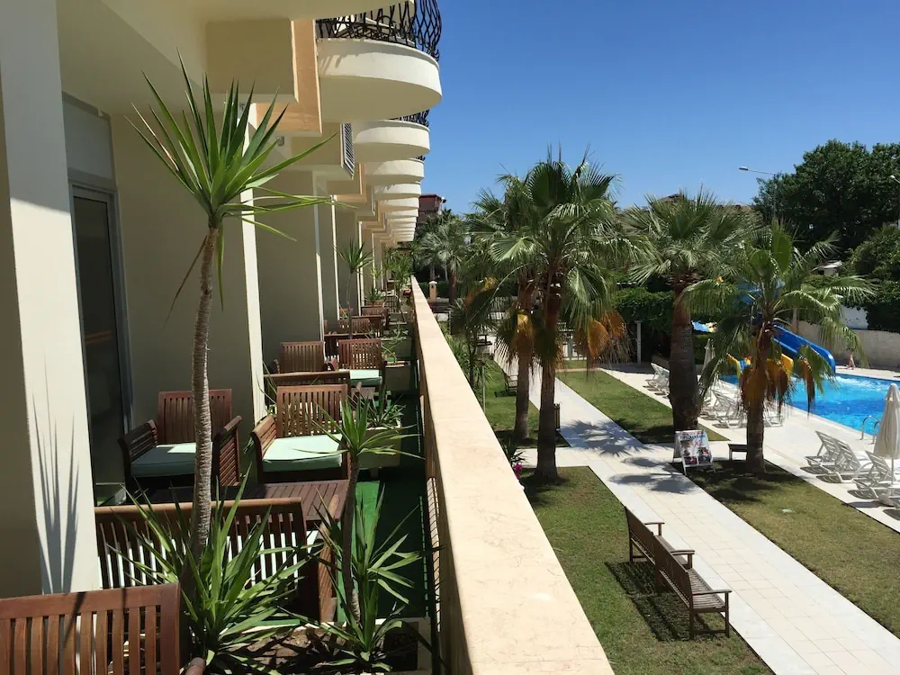 HOTEL: Hotel Camyuva Beach