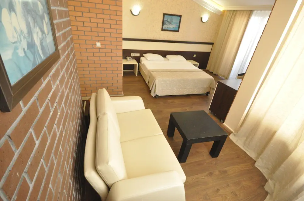 HOTEL: Hotel Camyuva Beach