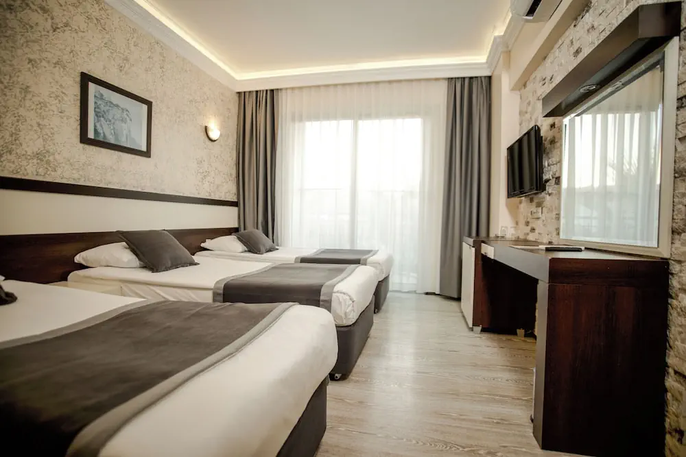 HOTEL: Hotel Camyuva Beach