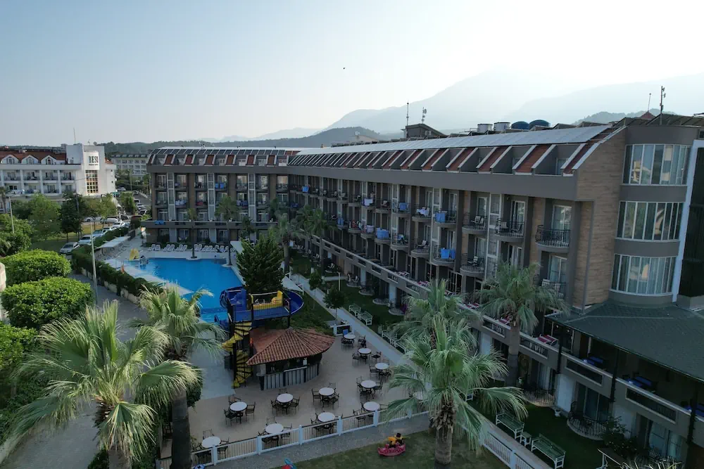 HOTEL: Hotel Camyuva Beach