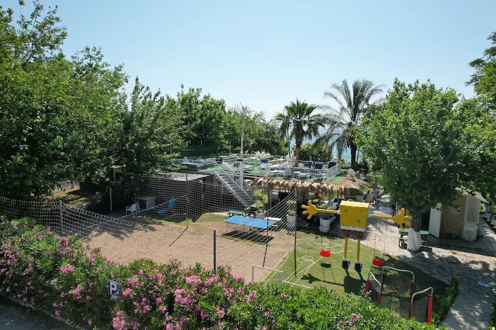 HOTEL: Hotel Camyuva Beach