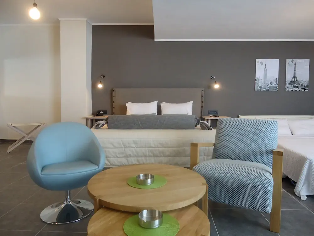 HOTEL: Amphitryon City Hotel