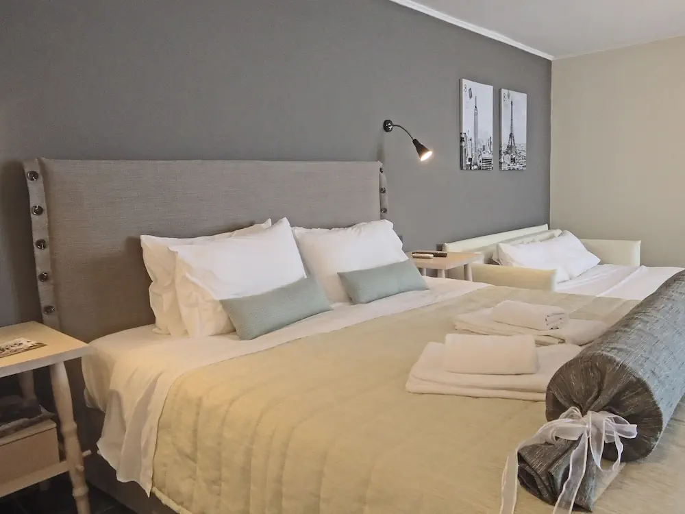 HOTEL: Amphitryon City Hotel