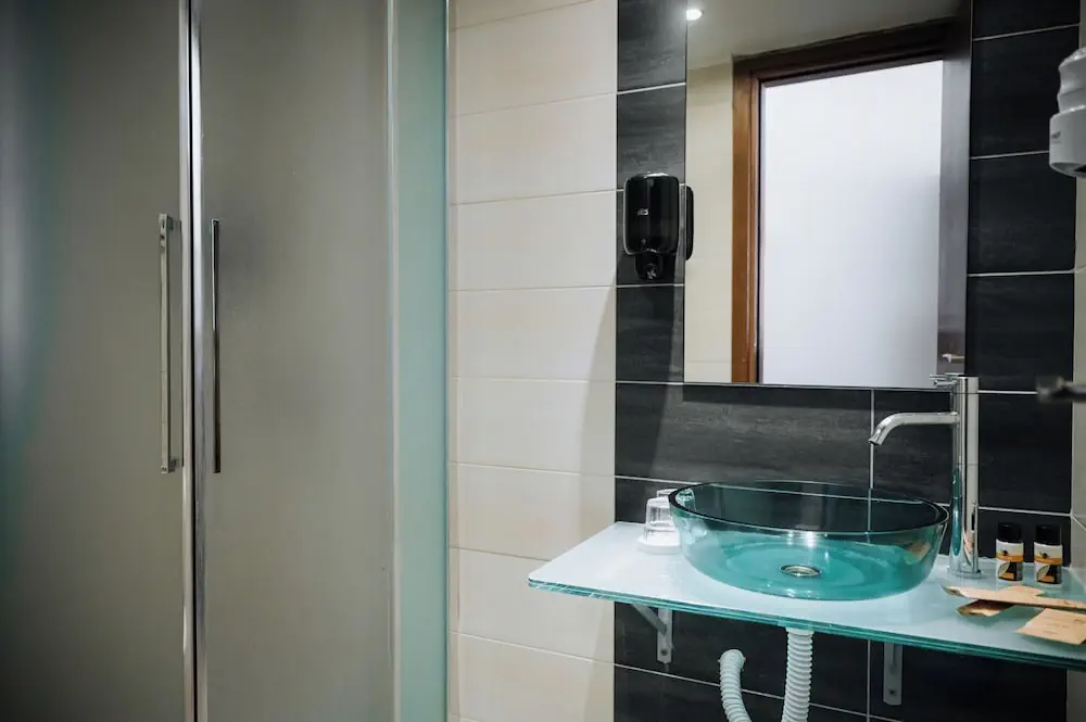 HOTEL: Amphitryon City Hotel