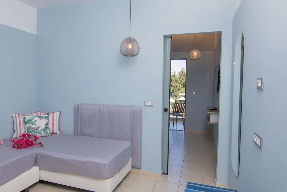 HOTEL: Lindos Breeze Beach Hotel