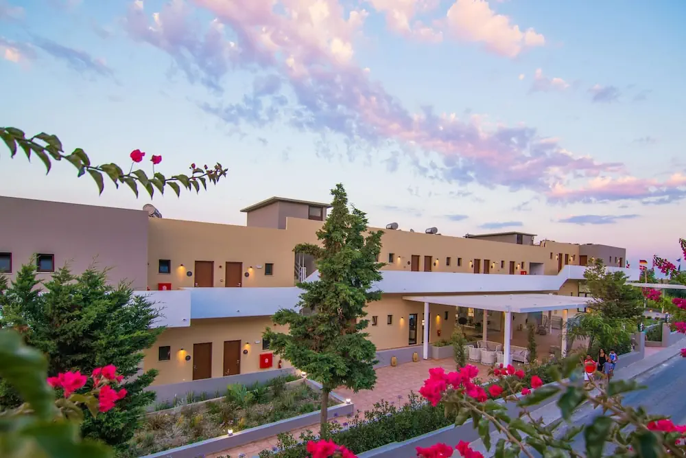 HOTEL: Lindos Breeze Beach Hotel