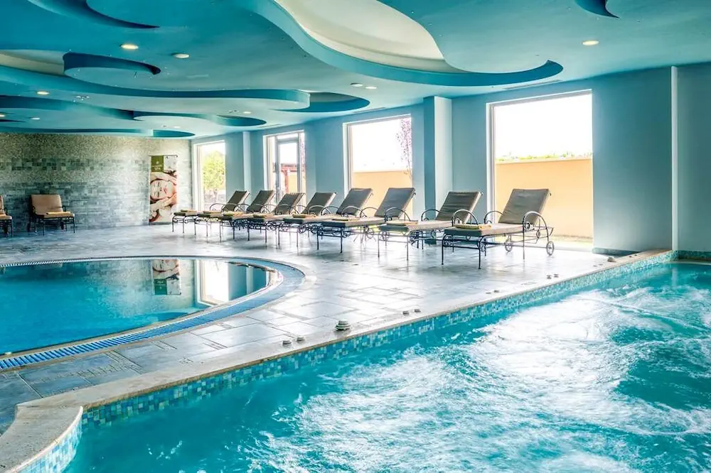 HOTEL: Lindos Breeze Beach Hotel
