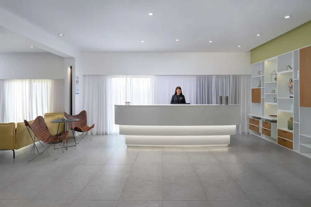 HOTEL: Lindos Breeze Beach Hotel