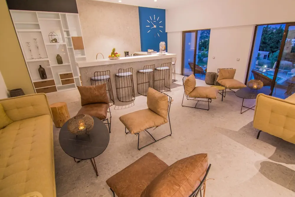 HOTEL: Lindos Breeze Beach Hotel