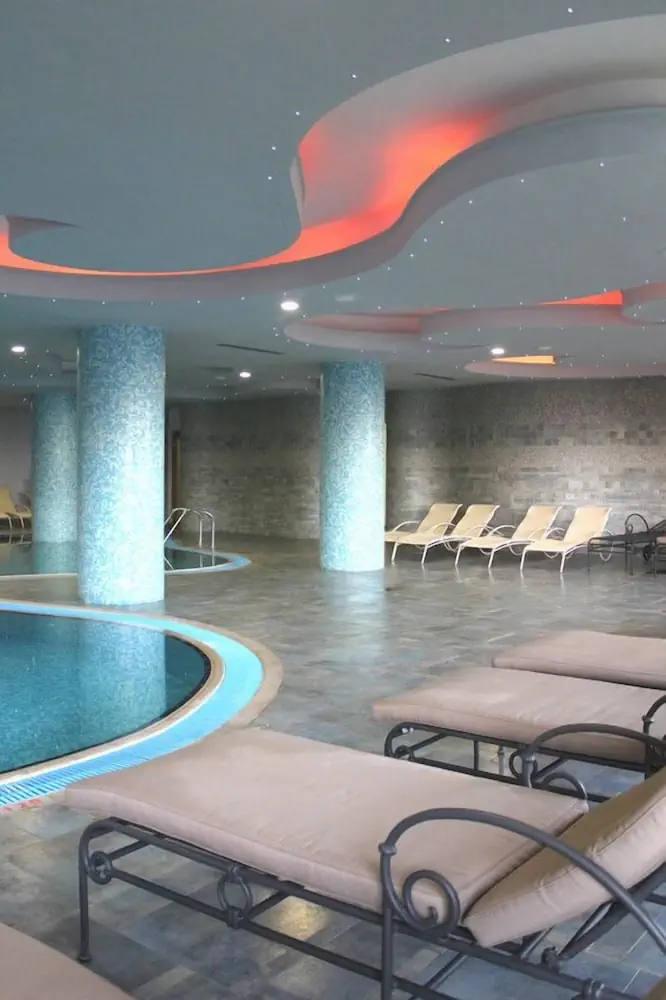 HOTEL: Lindos Breeze Beach Hotel