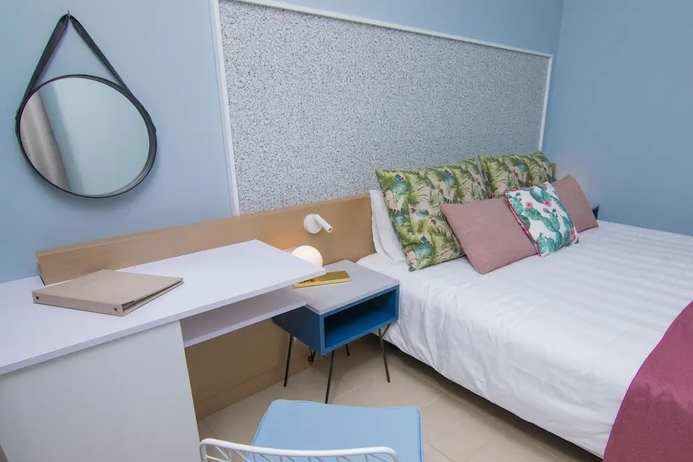 HOTEL: Lindos Breeze Beach Hotel