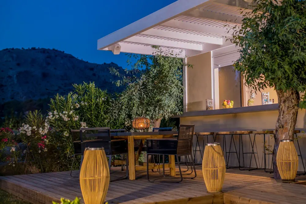 HOTEL: Lindos Breeze Beach Hotel