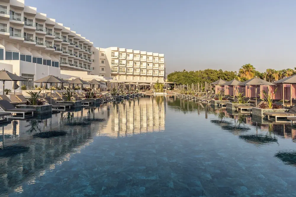 HOTEL: Cali Resort and Spa by Louis Hotels
