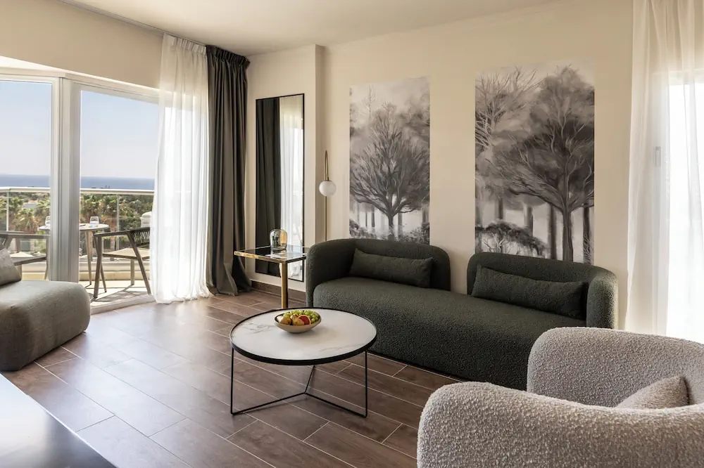 HOTEL: Cali Resort and Spa by Louis Hotels