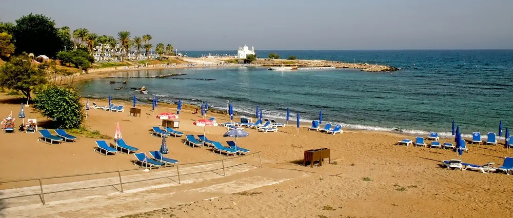 Anais Bay photo 2