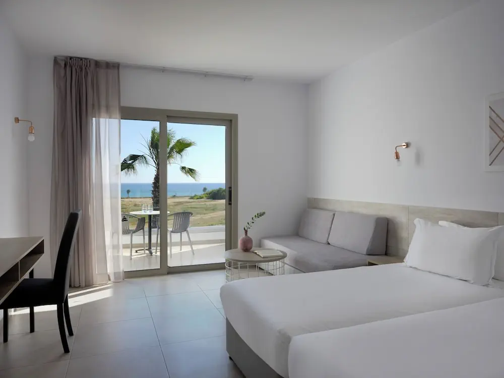 Atlantica Panthea photo 3