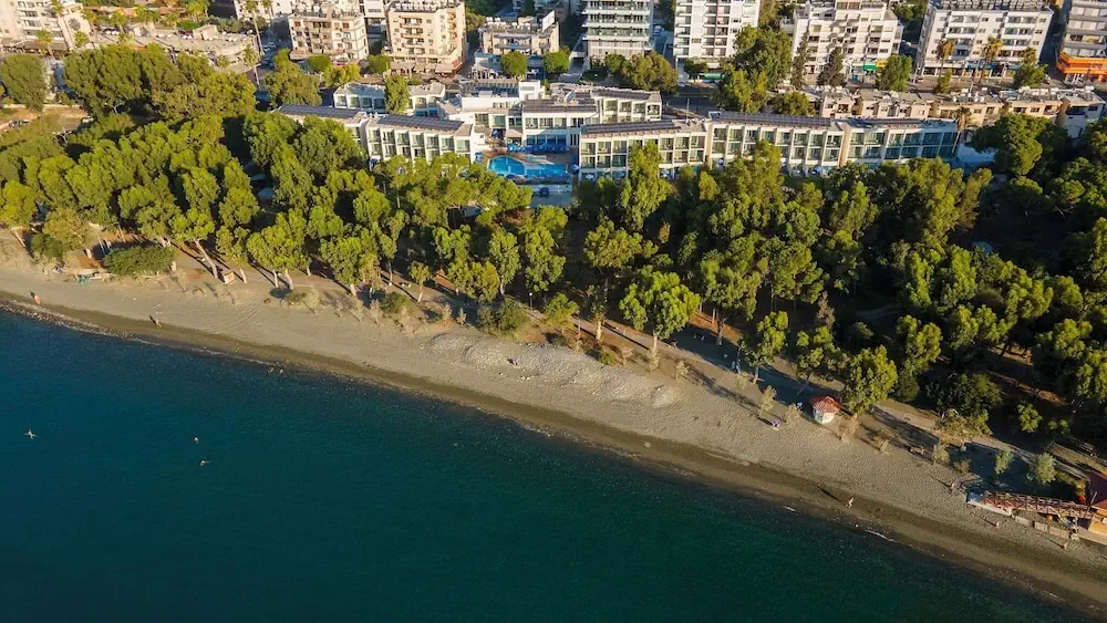 HOTEL: Park Beach Hotel