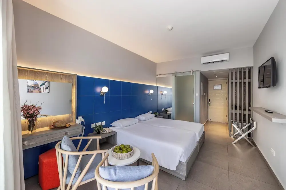 HOTEL: Park Beach Hotel