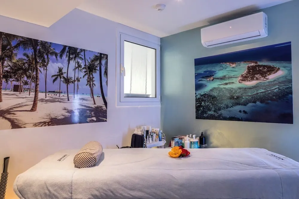 HOTEL: Park Beach Hotel