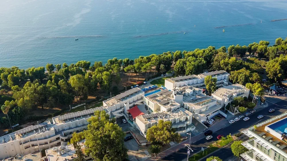 HOTEL: Park Beach Hotel