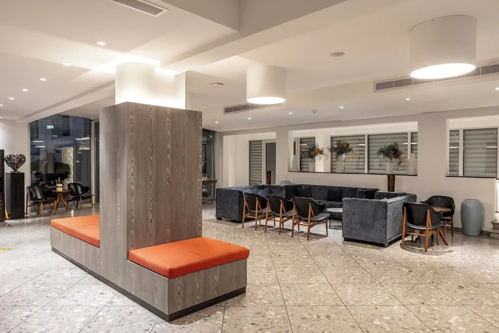 HOTEL: Park Beach Hotel