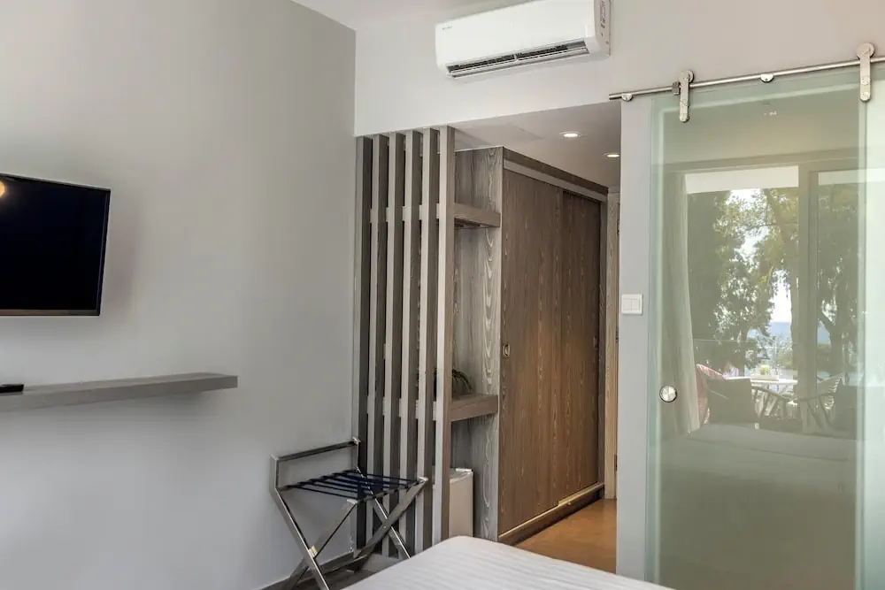 HOTEL: Park Beach Hotel