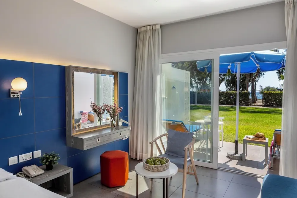 HOTEL: Park Beach Hotel