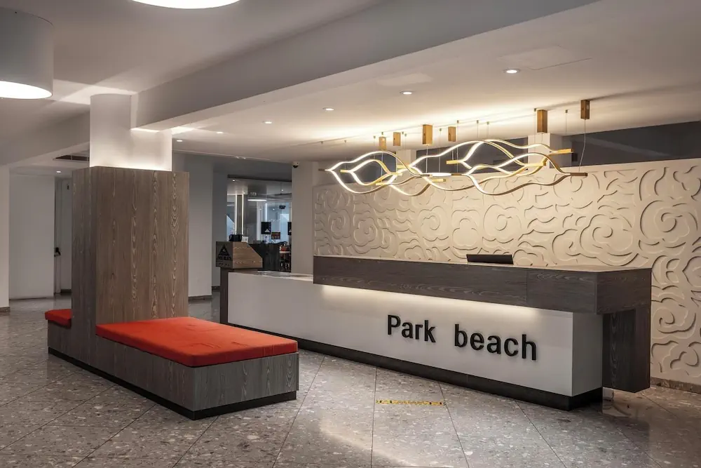 HOTEL: Park Beach Hotel