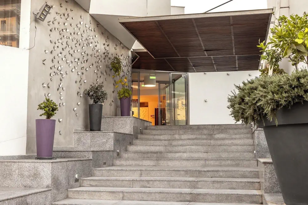HOTEL: Park Beach Hotel