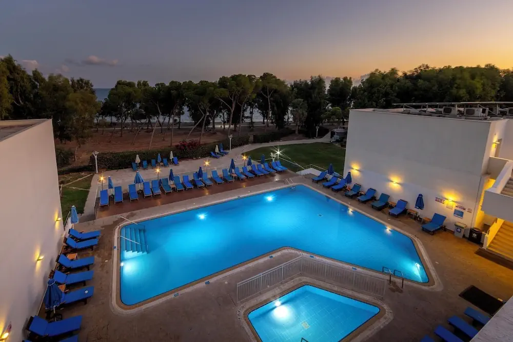 HOTEL: Park Beach Hotel