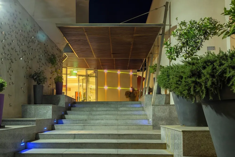 HOTEL: Park Beach Hotel
