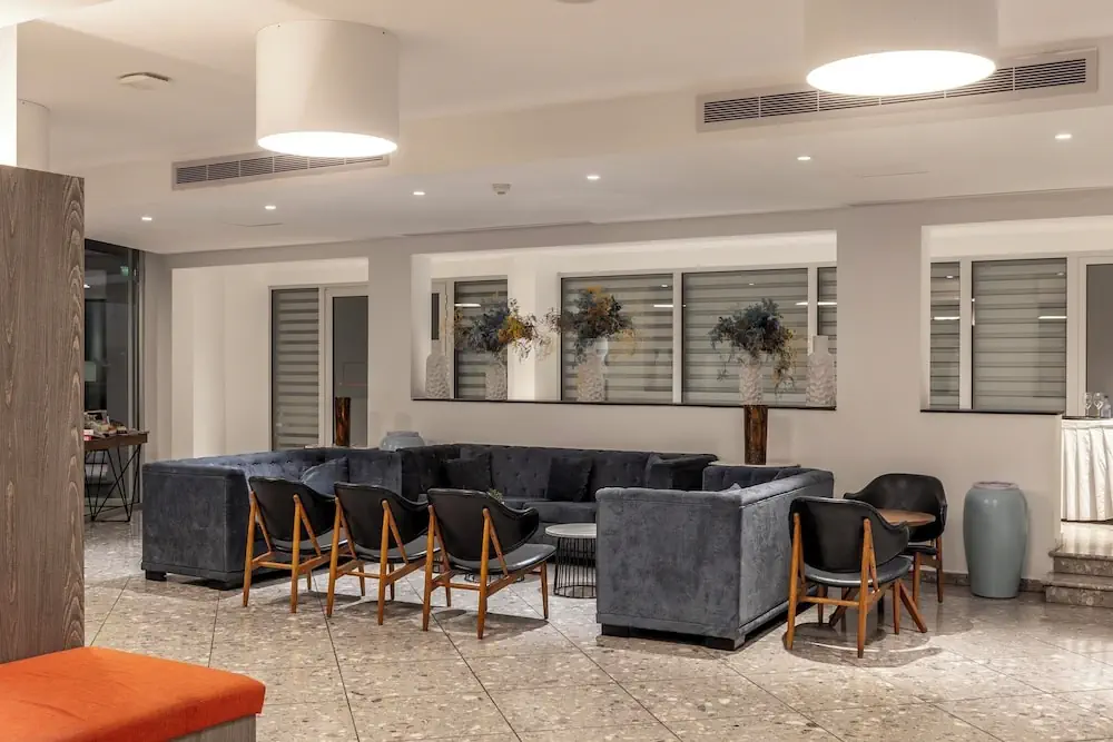 HOTEL: Park Beach Hotel