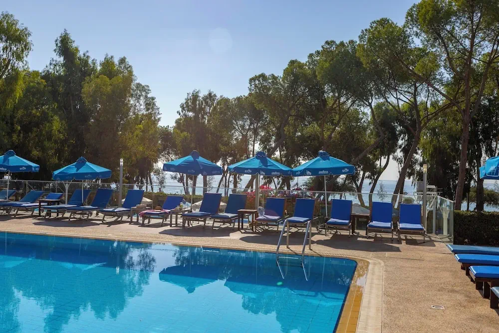 HOTEL: Park Beach Hotel