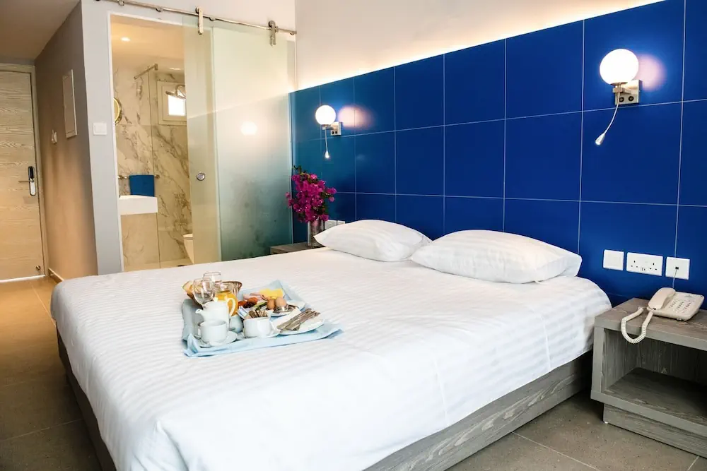 HOTEL: Park Beach Hotel